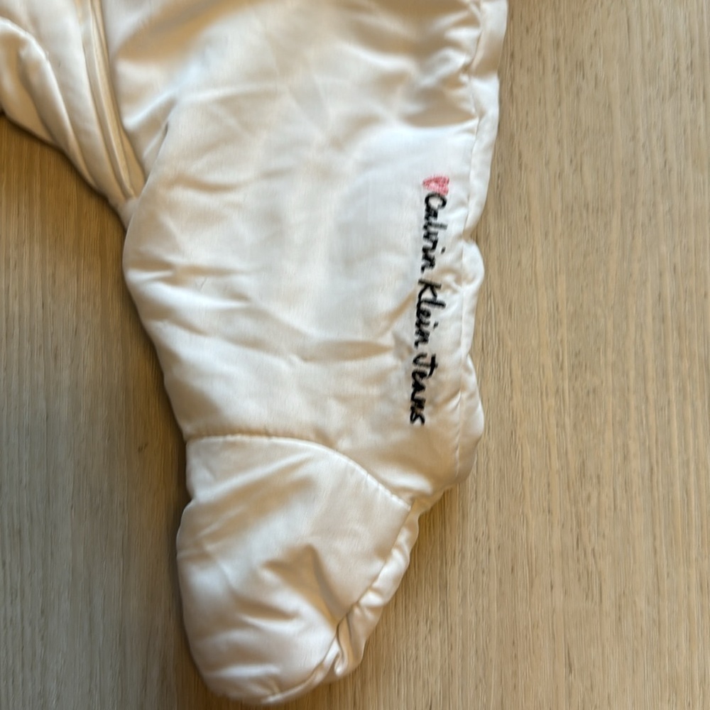 Calvin Klein snowsuit size 6/9 months NWOT - Picture 3 of 3